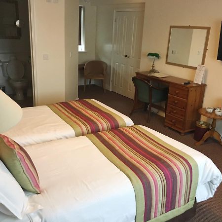The Tally Ho Hotel - B&B Бистер Экстерьер фото