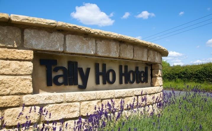 The Tally Ho Hotel - B&B Бистер Экстерьер фото